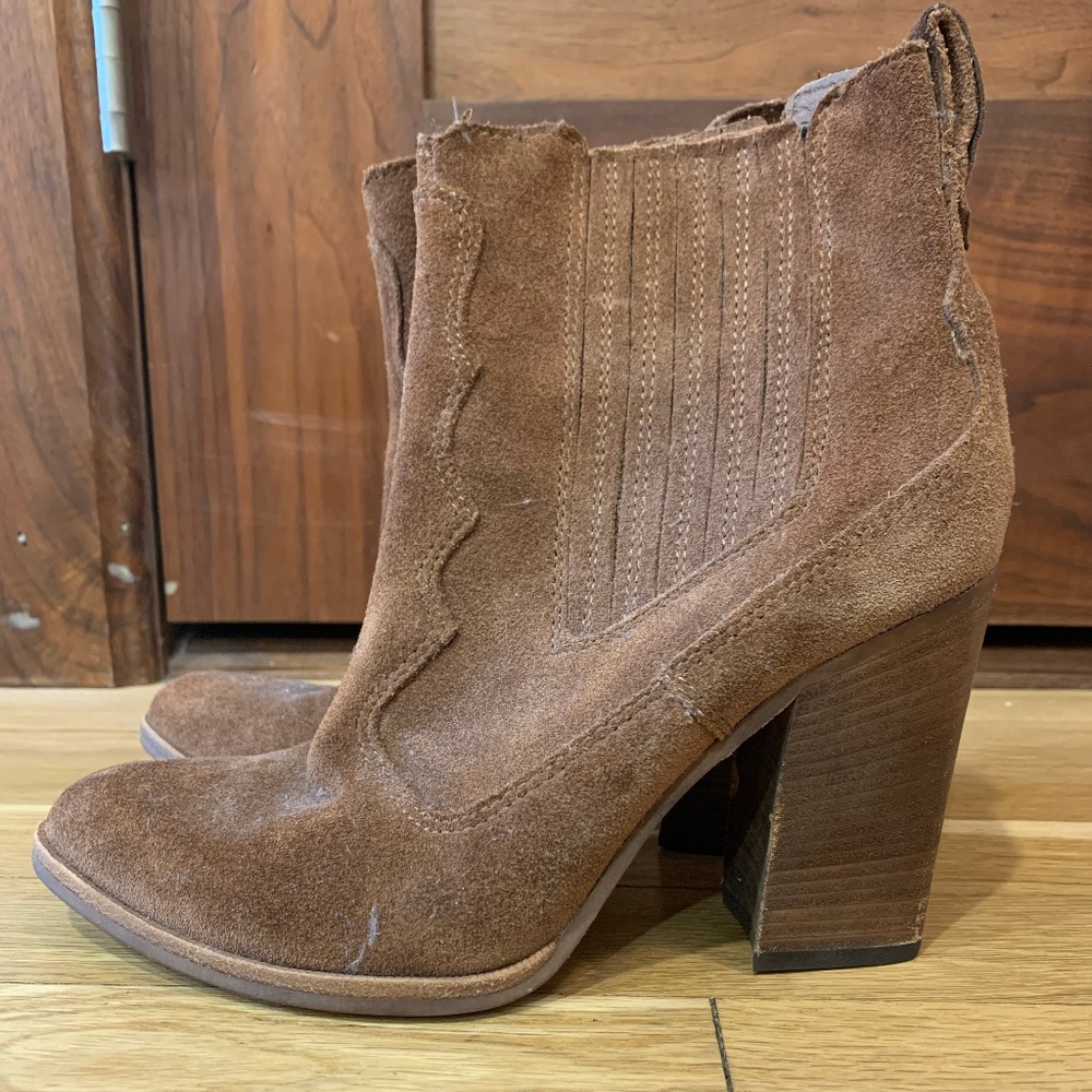 Dolce Vita Conway Suede Ankle Boots